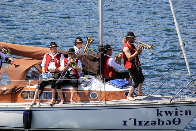 拉爵将进行最新削减成本举措 预计再裁部分员工.